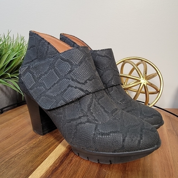 L'Amour Des Pieds Snakeskin Print Foldover Wrap Booties Ankle Boots Size 9.5 - Picture 4 of 15